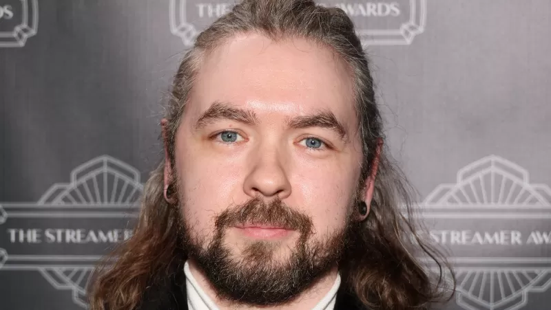 Si Jacksepticeye ay nagtatrabaho sa isang animated na palabas. Larawan ni Jesse Grant/Getty Images para sa QTCinderella.