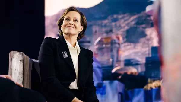 Sigourney weaver kasama si Grogu